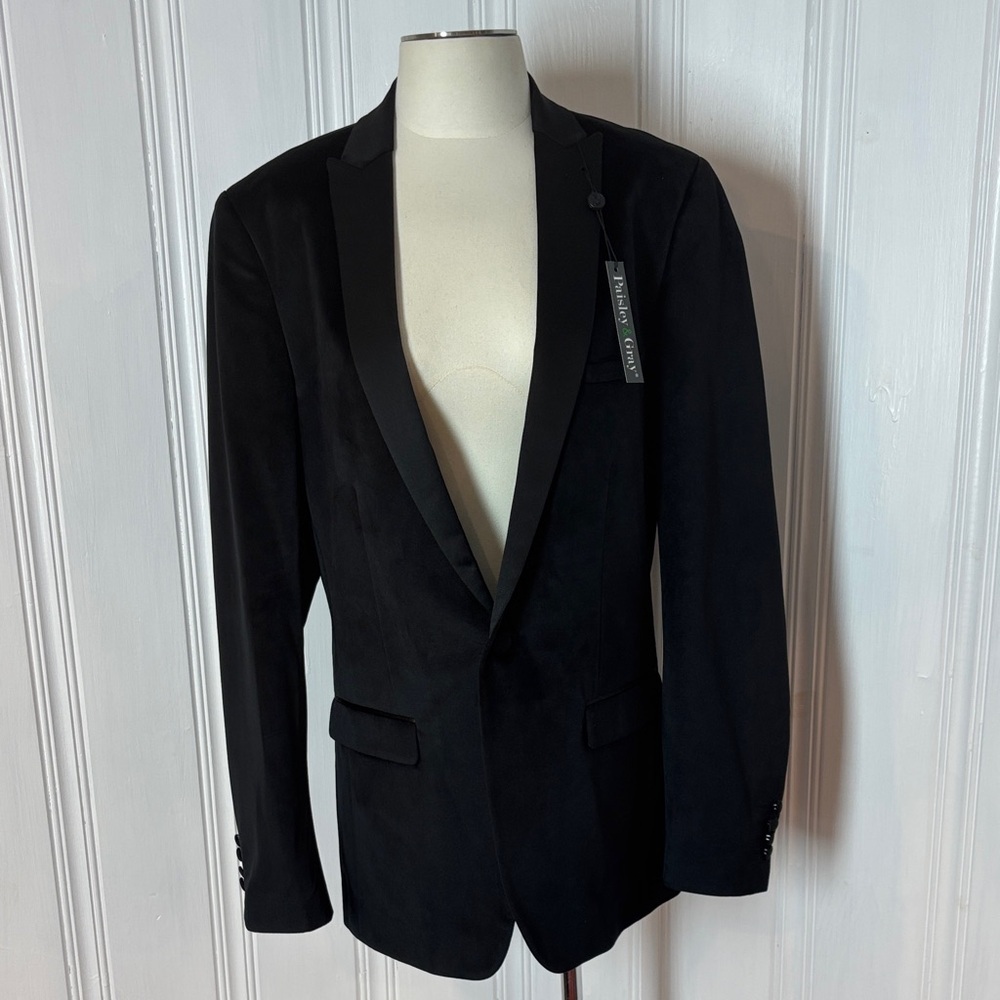 PAISLEY & GRAY Black Velvet Tuxedo Blazer – New With Tags - Size 42 L